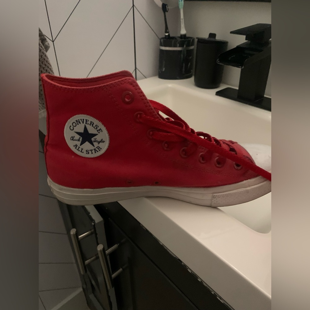 Chuck Taylor 2s Red Men